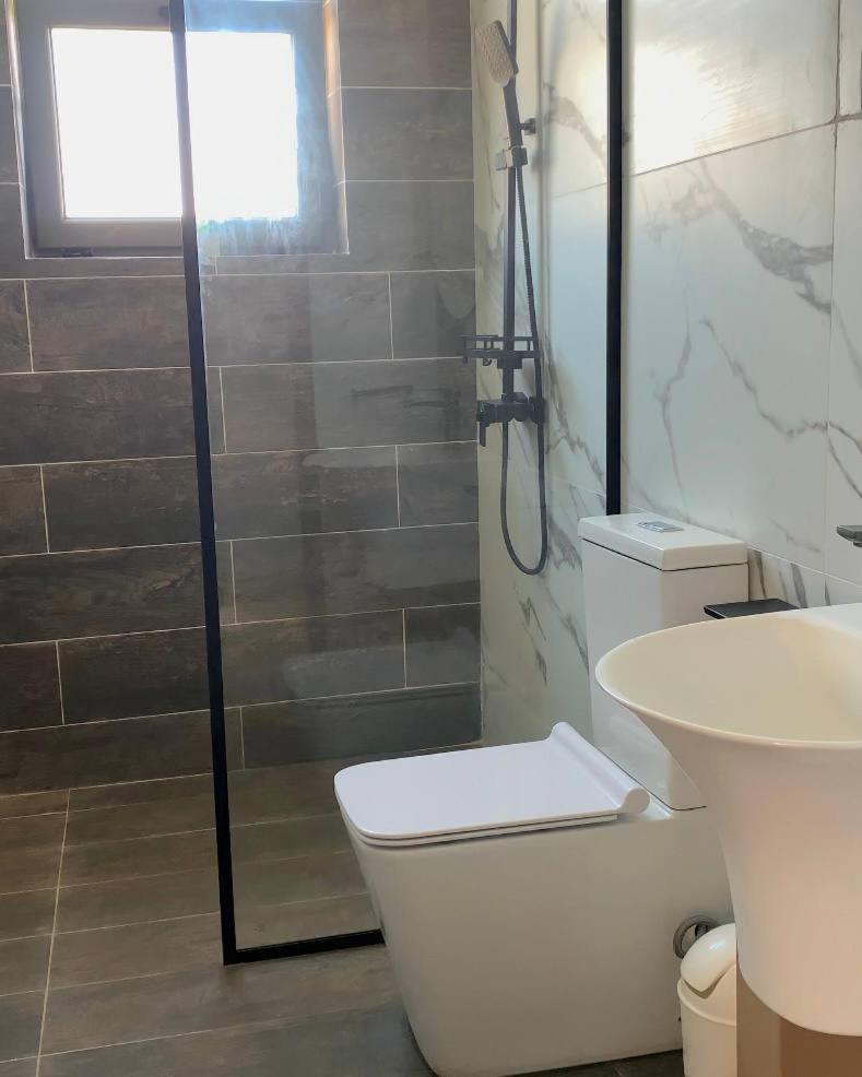 Serenity Terraces Beach, Hotel - Kokrobite المظهر الخارجي الصورة